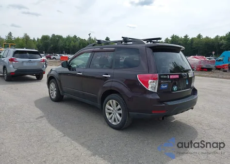 2013 Subaru Forester 2.5X Premium z USA, uszkodzony, nr VIN JF2SHADC5DH404156